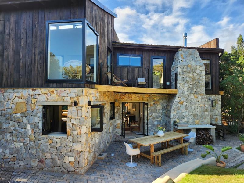 To Let 4 Bedroom Property for Rent in Keurboomstrand Western Cape